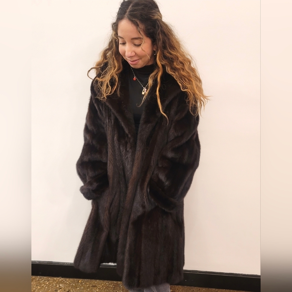VINTAGE Ranch Mink Fur swing style coat. Fits size xs-med. Perfect condition